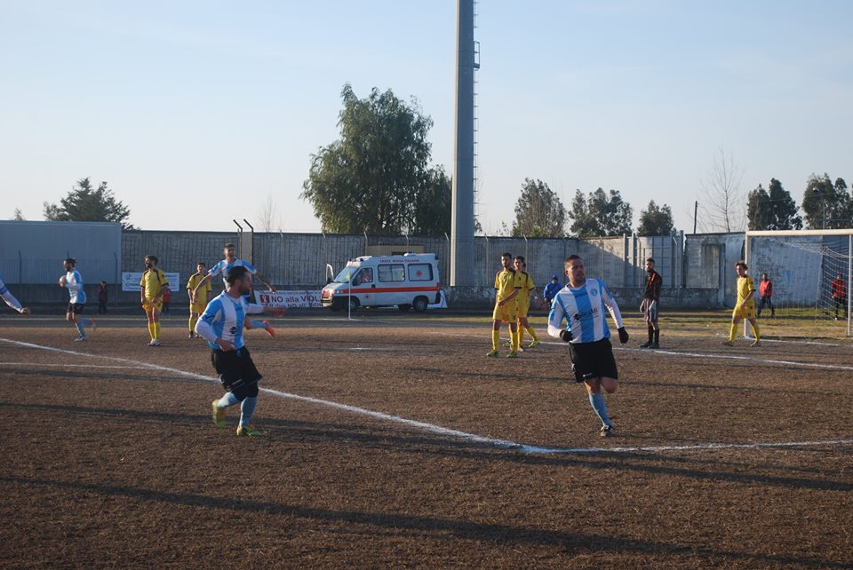 L’Hermes Casagiove spaventa la Real Albanova: biancoazzurri vittoriosi e fuori dalla zona calda, ma la baby gang esce a testa alta