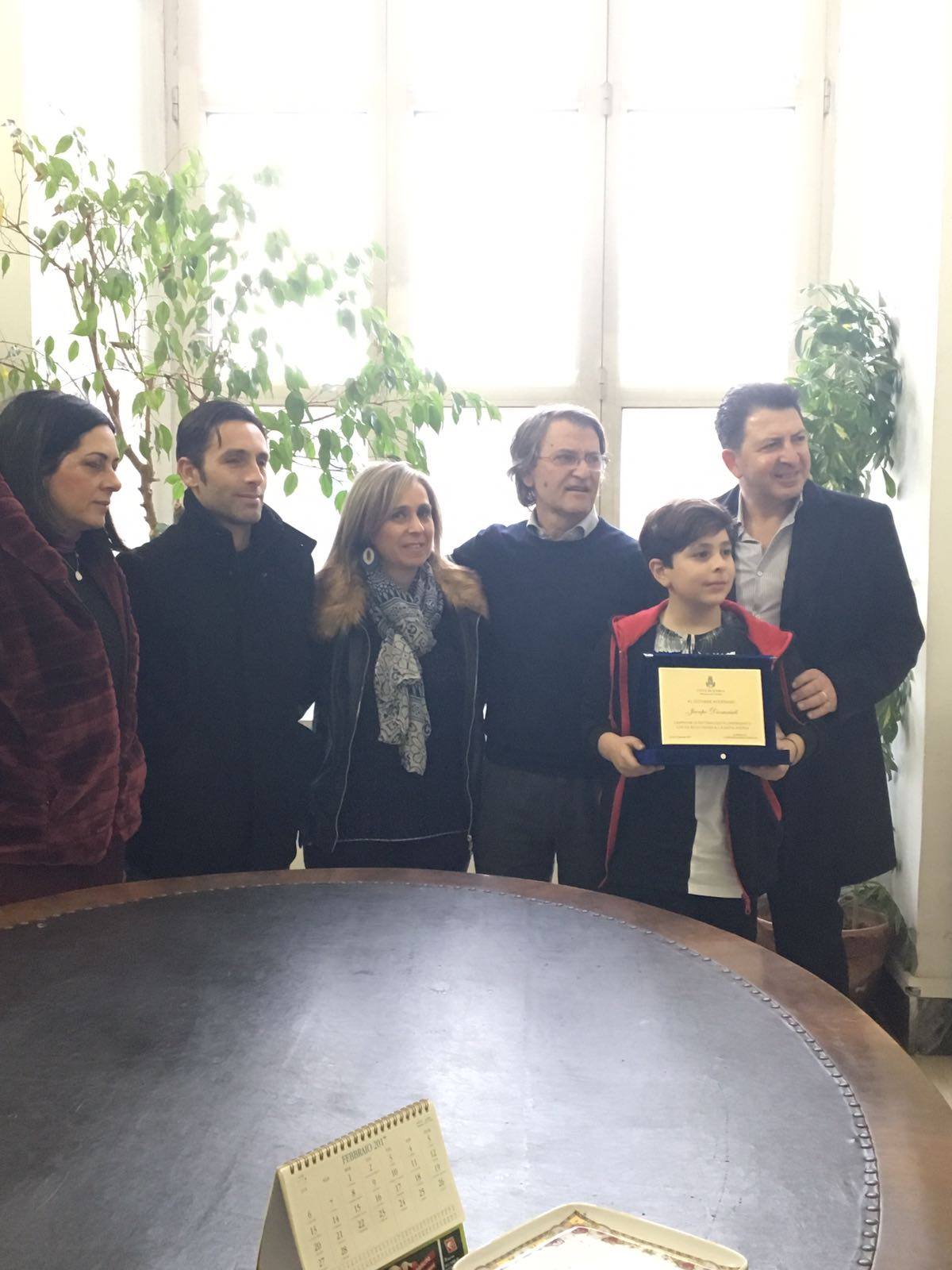 Quelli del Pattinaggio, Diomaiuti vince i Campionati Italiani Fihp e viene premiato dal Sindaco di Aversa