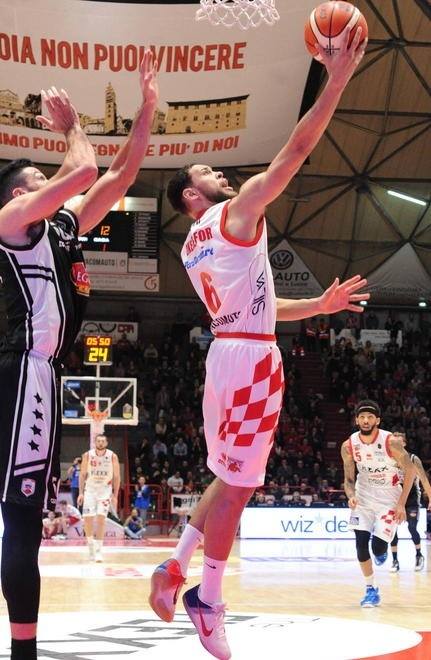 Tutta colpa del ‘Cielo’! Mamma quanti schiaffi (satellitari) in tv