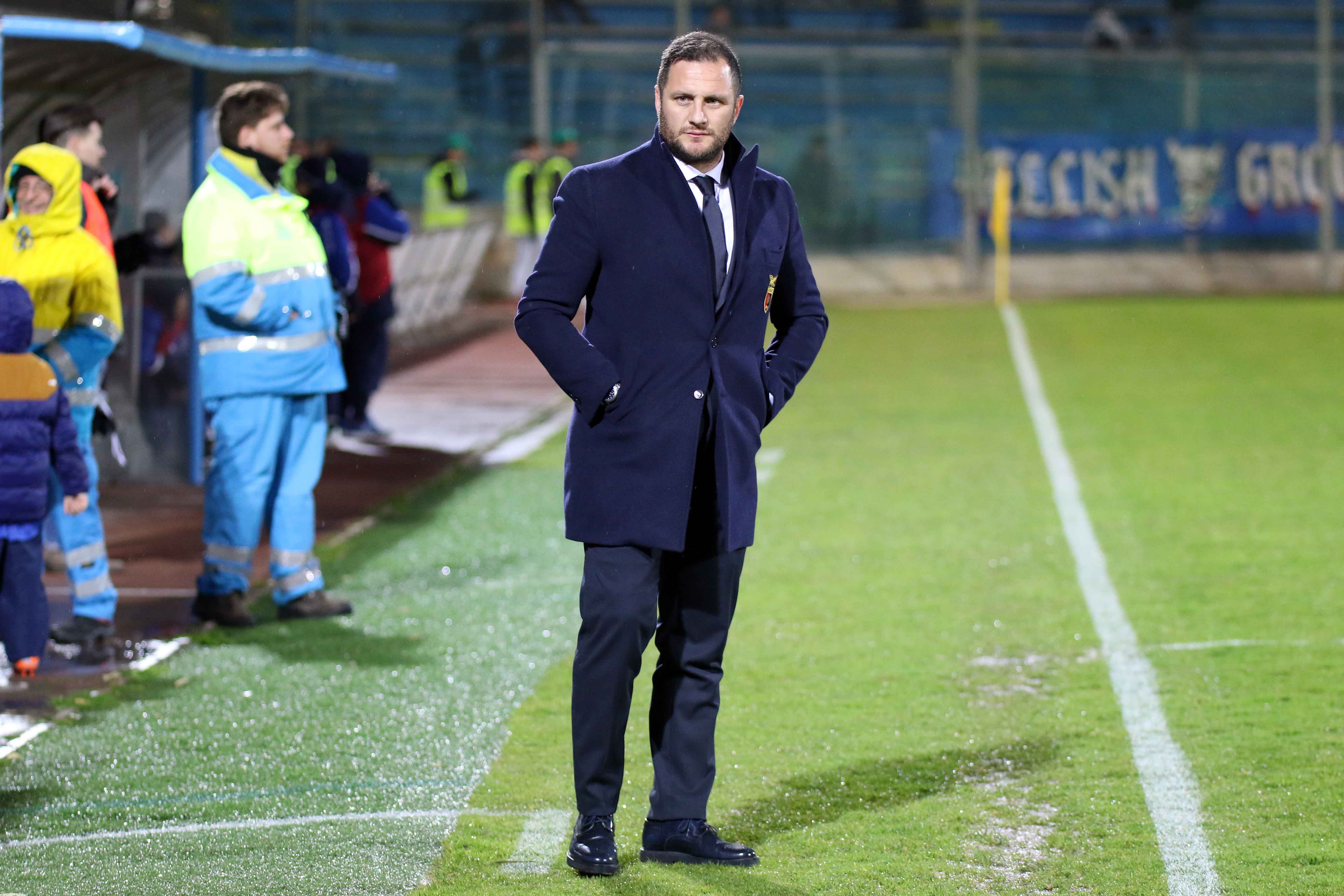 La Casertana vuole riconquistare i tifosi, De Carne: “Faremo qualcosa per i biglietti ridotti ma speriamo di vedere le tribune piene. Lo Stadio? Non dipende da noi…”