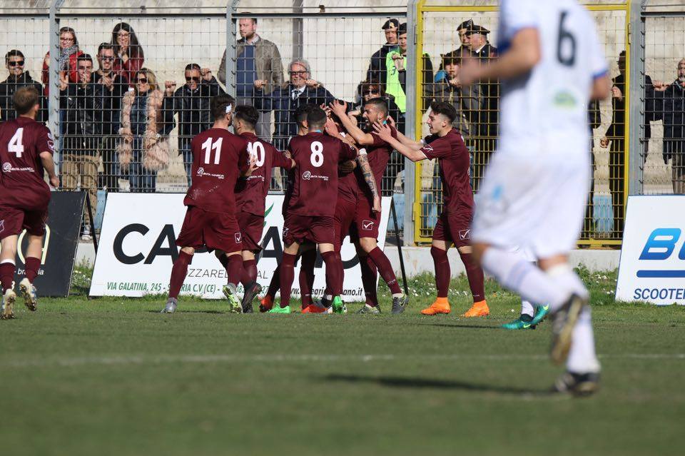 Fuochi d’artificio nel derby tra Gladiator ed Aversa Normanna: pareggio pirotecnico dopo una prima frazione da sballo