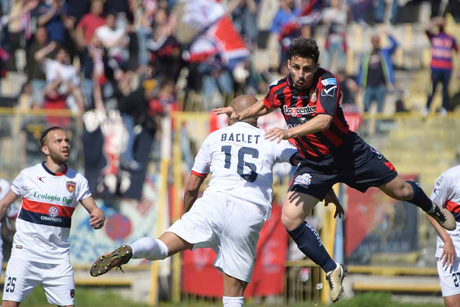 Le pagelle di Casertana-Cosenza: De Marco super, Rainone-D’Alterio giganteggiano. Carriero meritava più minuti