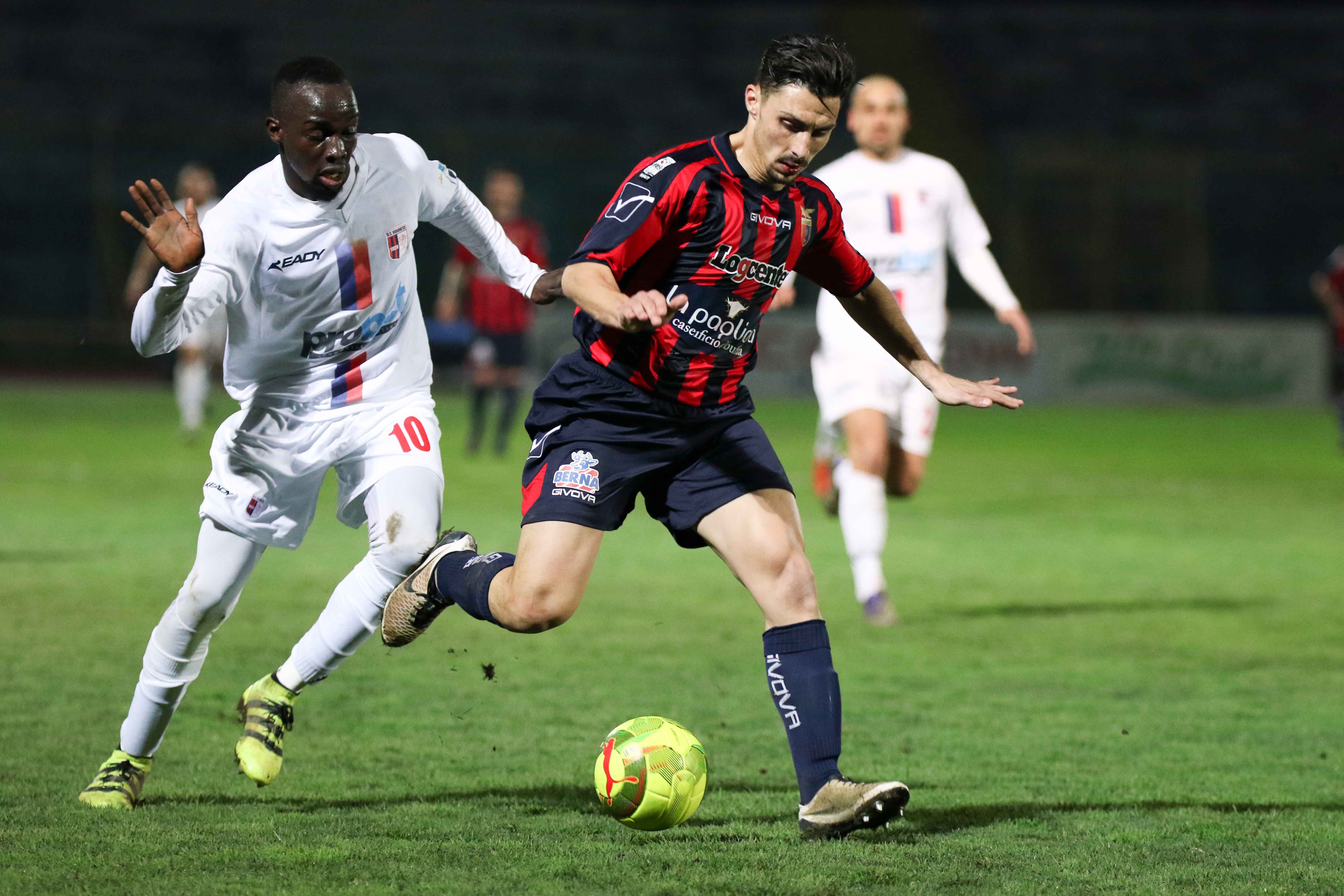 Casertana all’esame Catanzaro, Rainone: “Troveremo un ambiente caldo e un avversario agguerrito, ma vogliamo chiudere il discorso playoff”