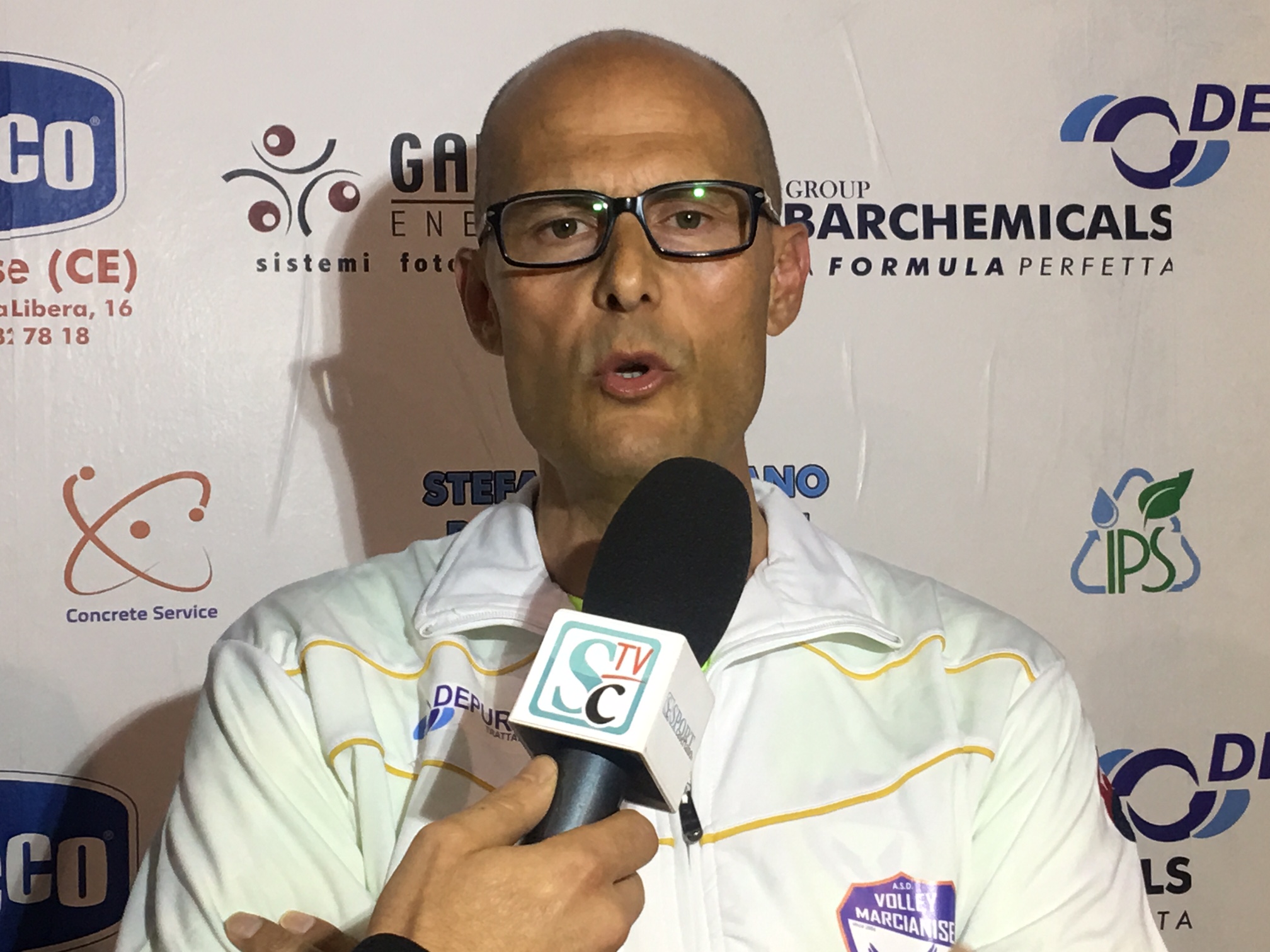 VIDEO – Il Volley Marcianise pronto per il big match contro Salerno, il coro dei biancazzurri: “Abbiamo bisogno di voi”