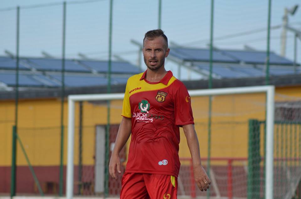 MISTER TREDICI TITULI. Un fantasista casertano trascina l’Isola Capo Rizzuto alla storica vittoria dell’Eccellenza calabrese: è “Double” con la Supercoppa