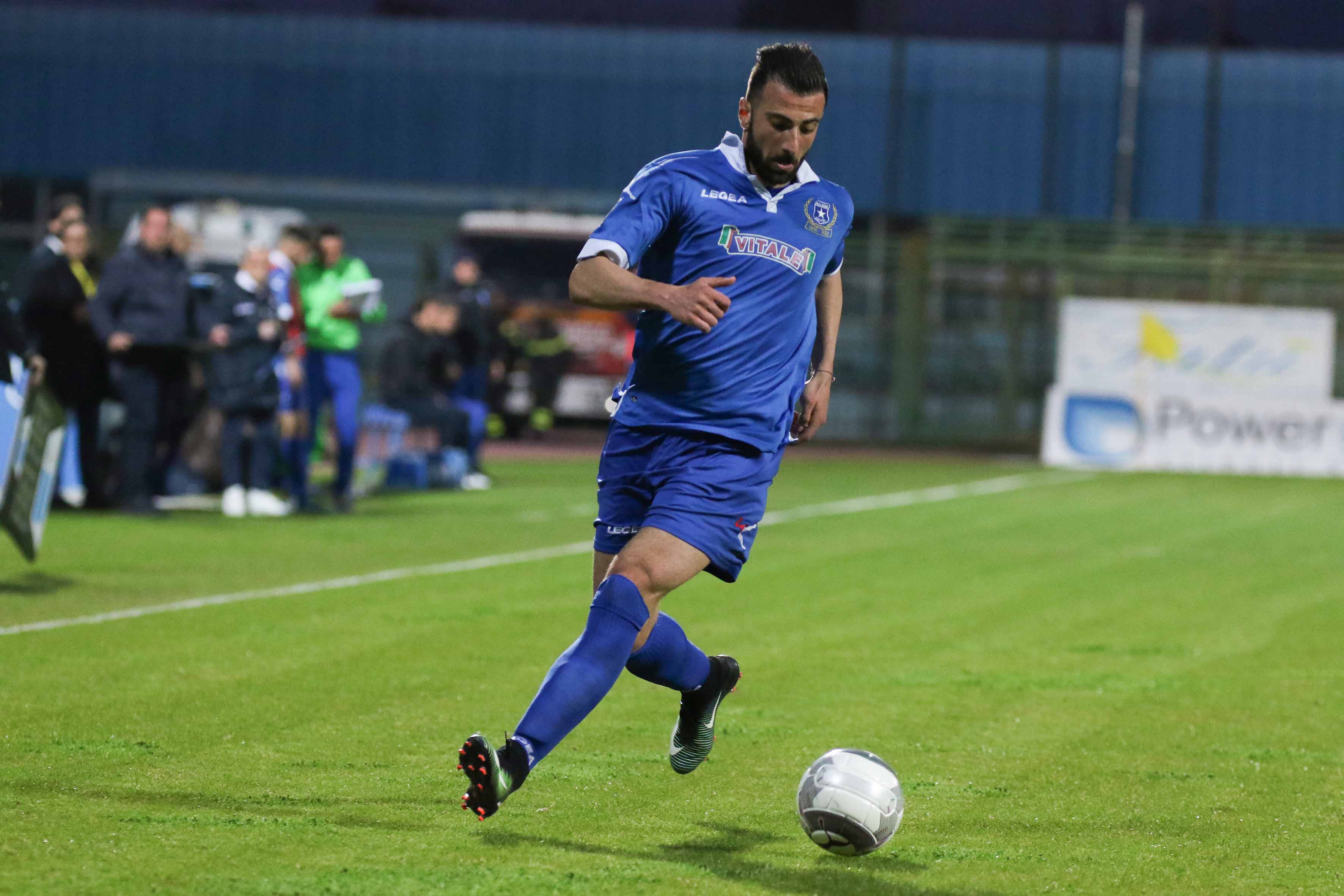 Casertana, sondaggio per un esperto difensore