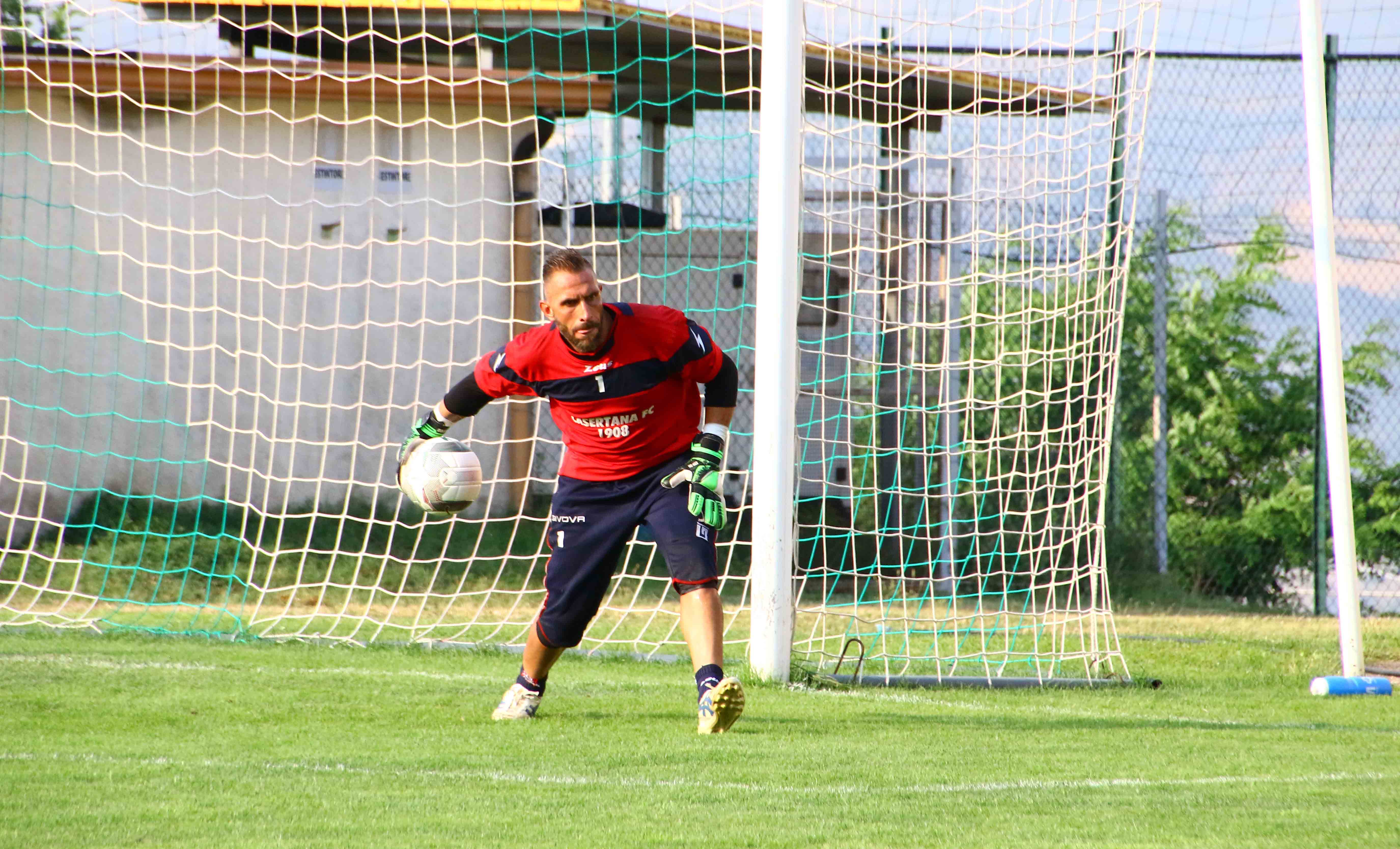 Casertana, Benassi è già leader: “C’è grande organizzazione e competenza, sta nascendo qualcosa di importante. Voglio giocare fino a 40 anni”