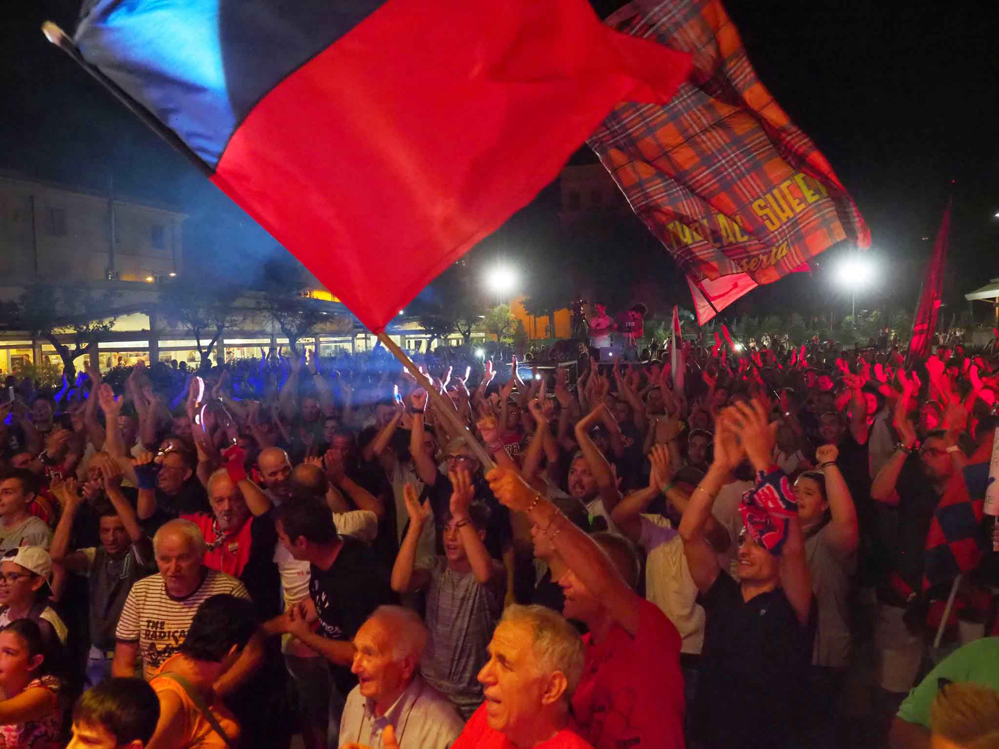 VIDEO – Cori ovazioni e grande entusiasmo alla presentazione della Casertana