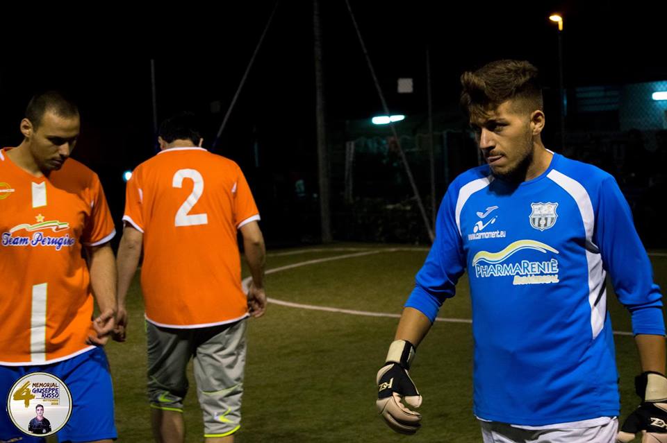 A destra il portiere Fabio Sbordone
