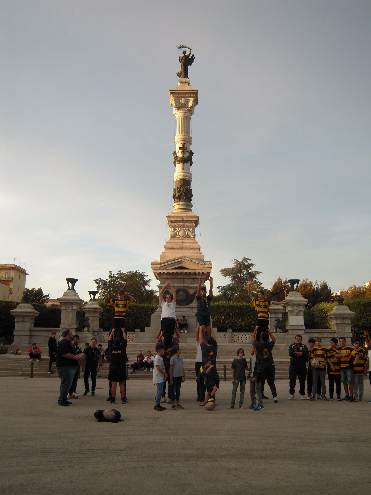 Anche a Santa Maria è scattata L’Ora del Rugby. Uno spot per la palla ovale con i giovani del Clan