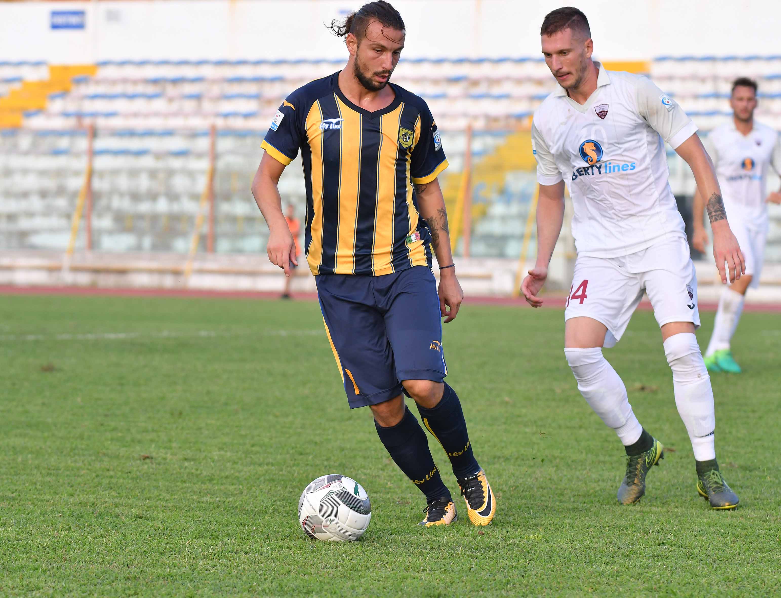 L'attaccante Paponi della Juve Stabia (Foto Giuseppe Scialla)