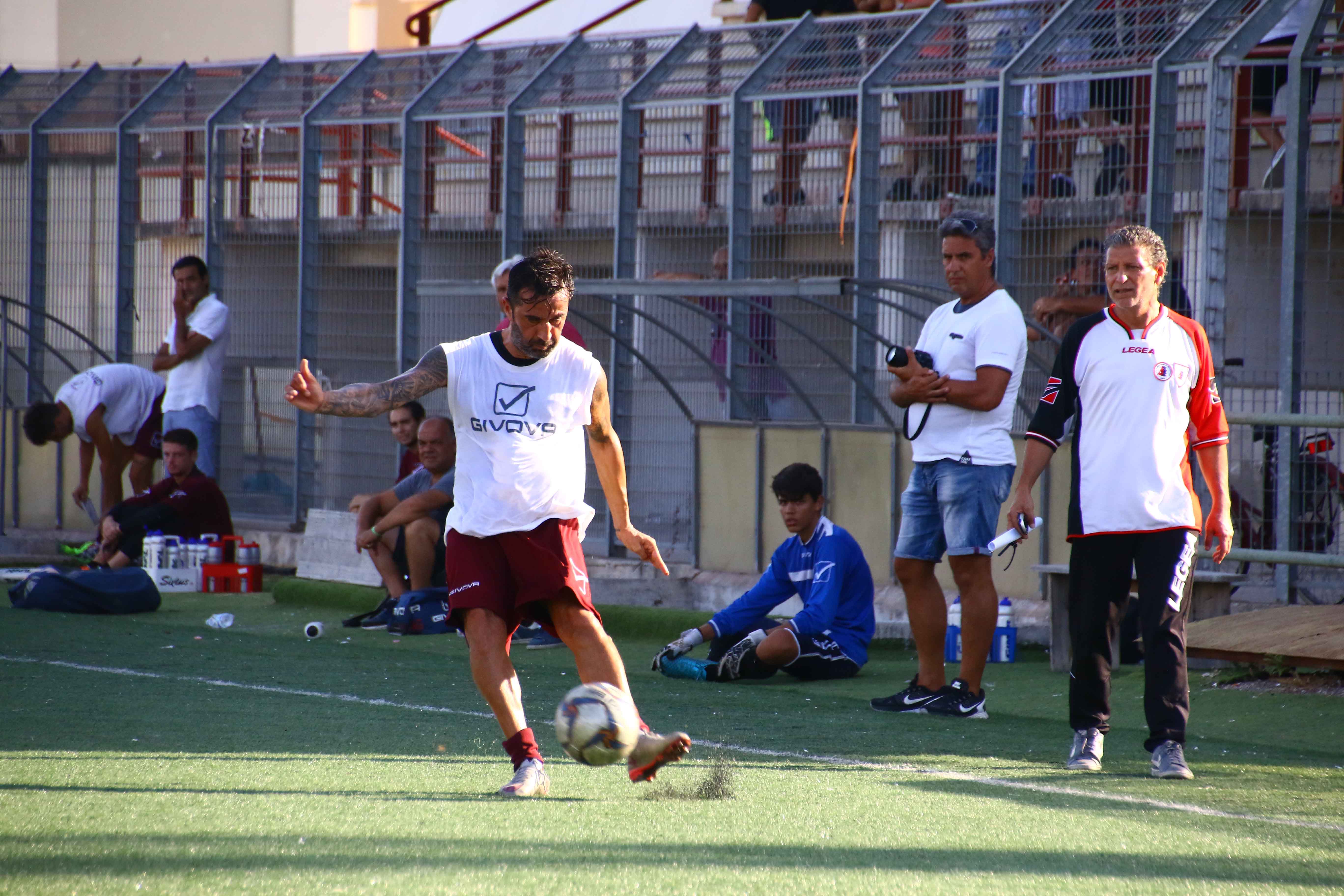 ULTIM’ORA – L’Aversa si tiene stretta due esperti calciatori ma tra Corvino e Spezzaferri…