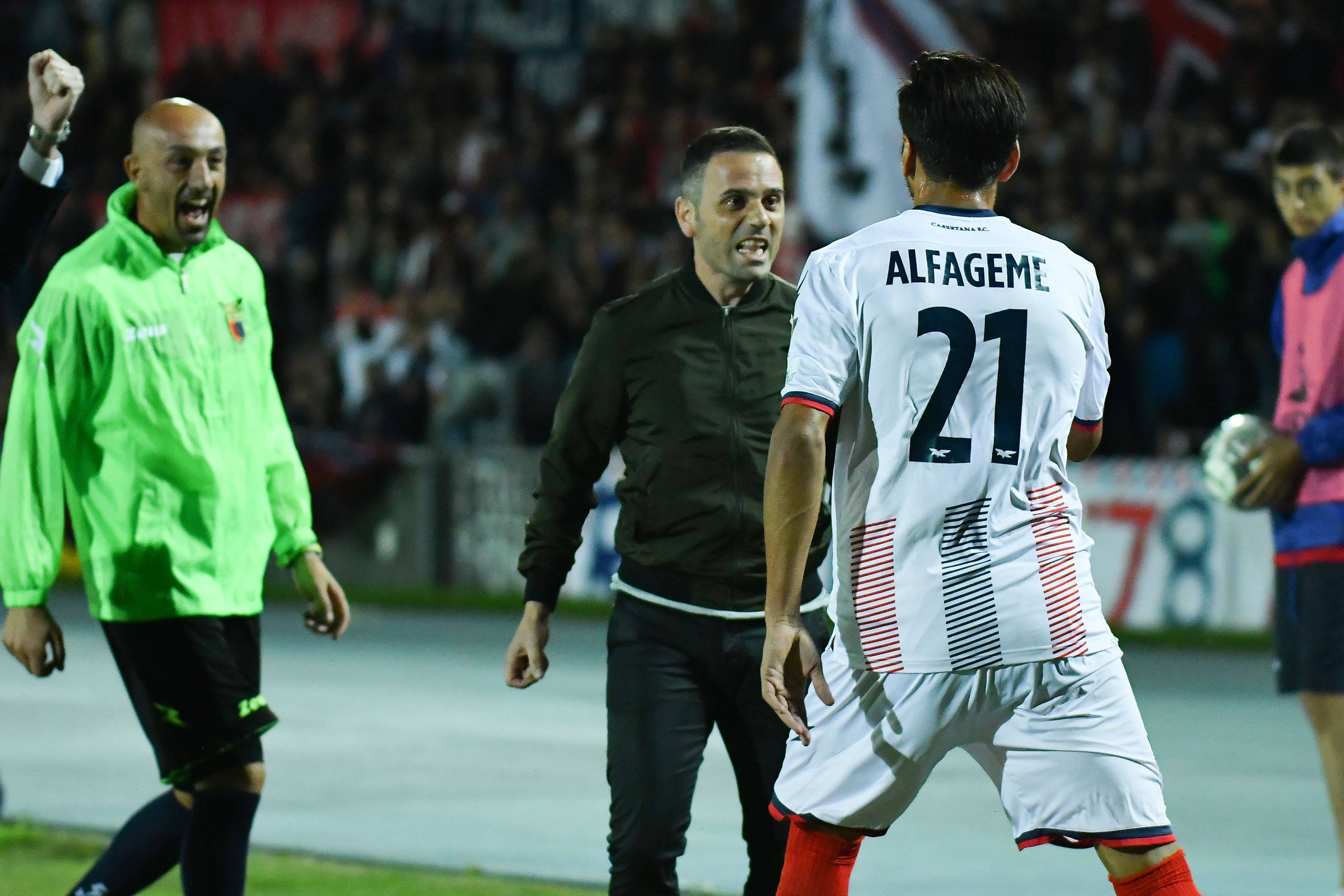 Casertana spettacolare! Tre schiaffi al Cosenza e primo brindisi esterno