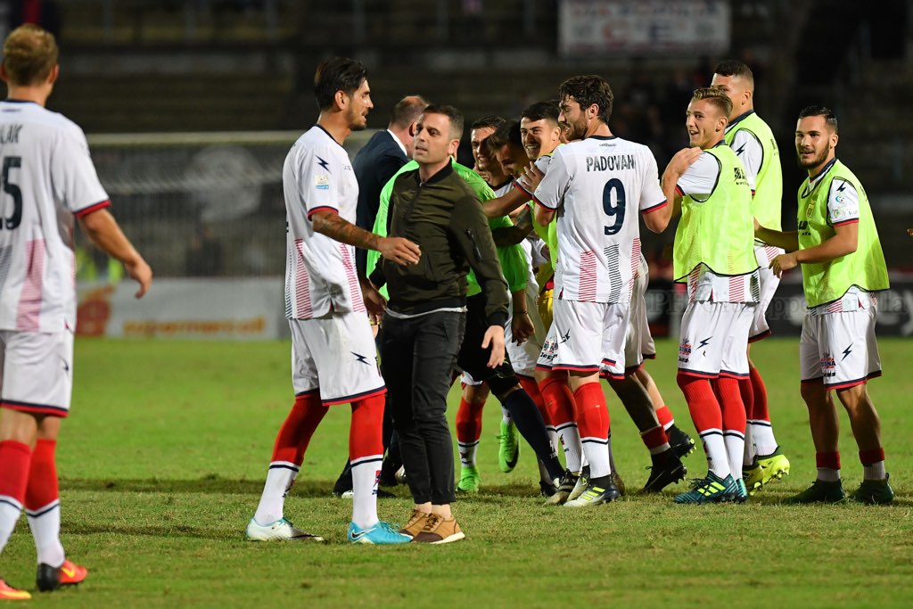 Prova di forza della Casertana, tris vincente al Cosenza. La fotogallery dell’incontro