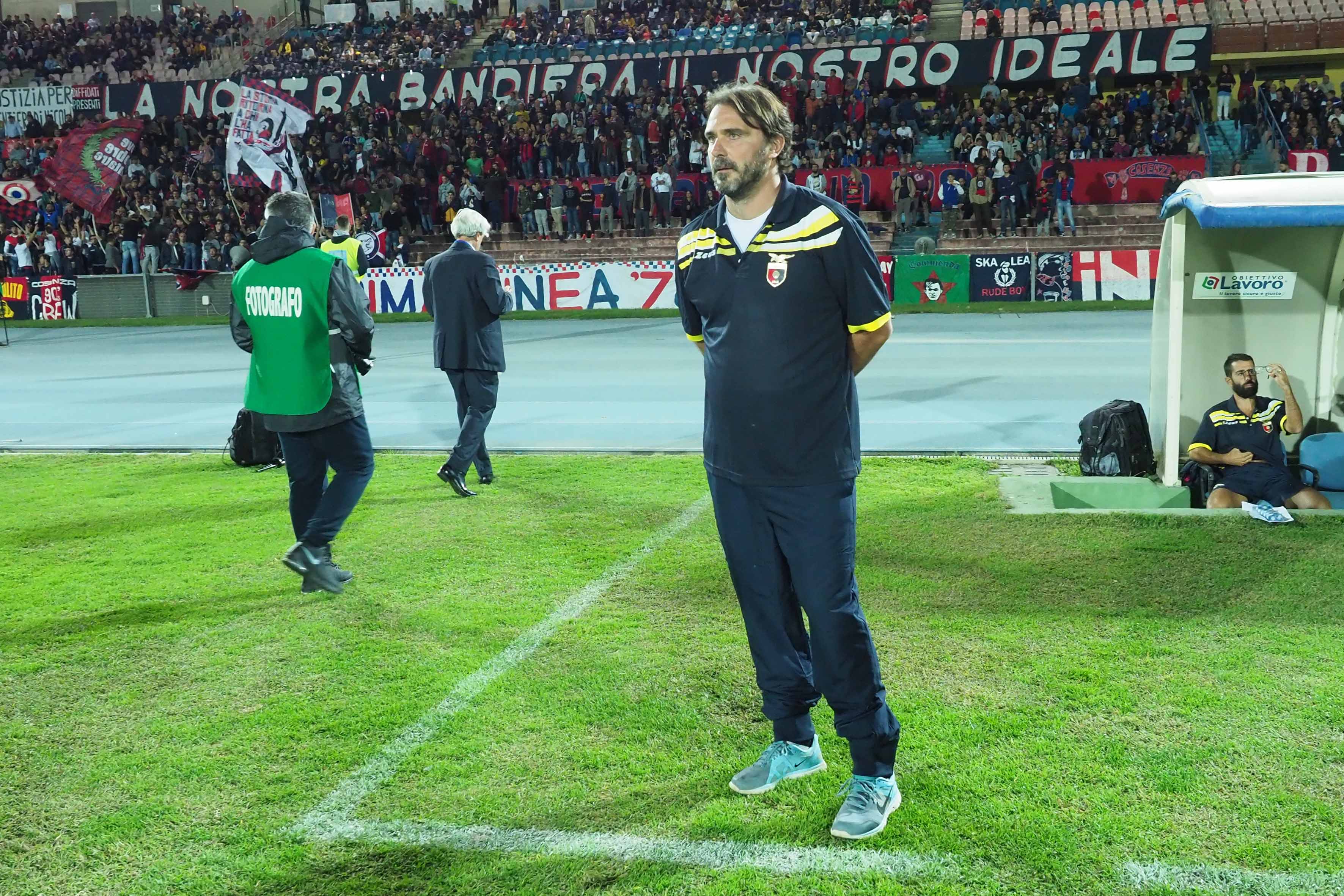 VIDEO – La Casertana cerca conferme contro il Monopoli, D’Angelo: “Sono terzi con merito, ma siamo pronti a giocarcela”
