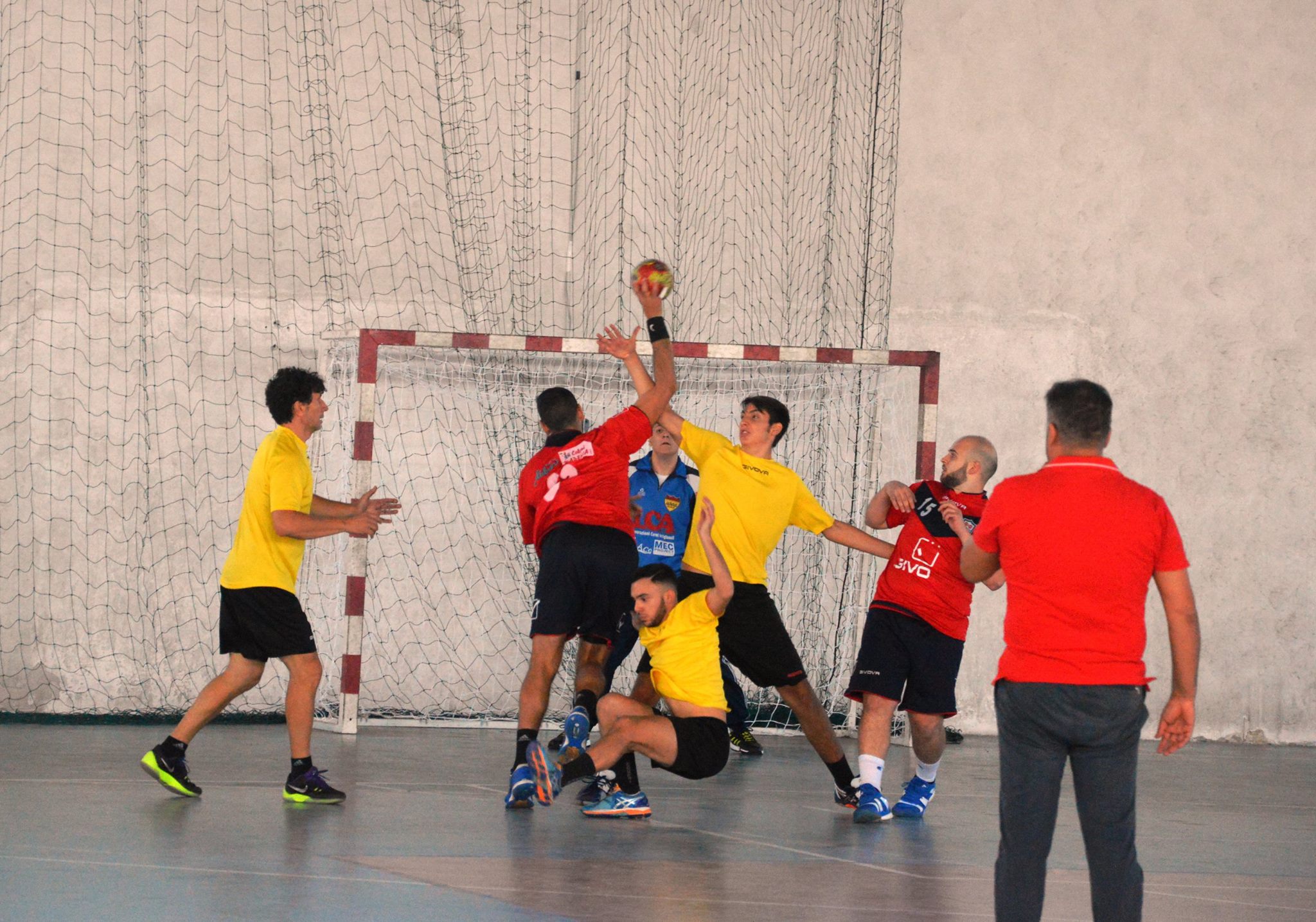 Alla Genesis Mobile Atellana il derby col Capua ma i caleni alzano la voce: “Arbitraggio da due pesi e due misure”