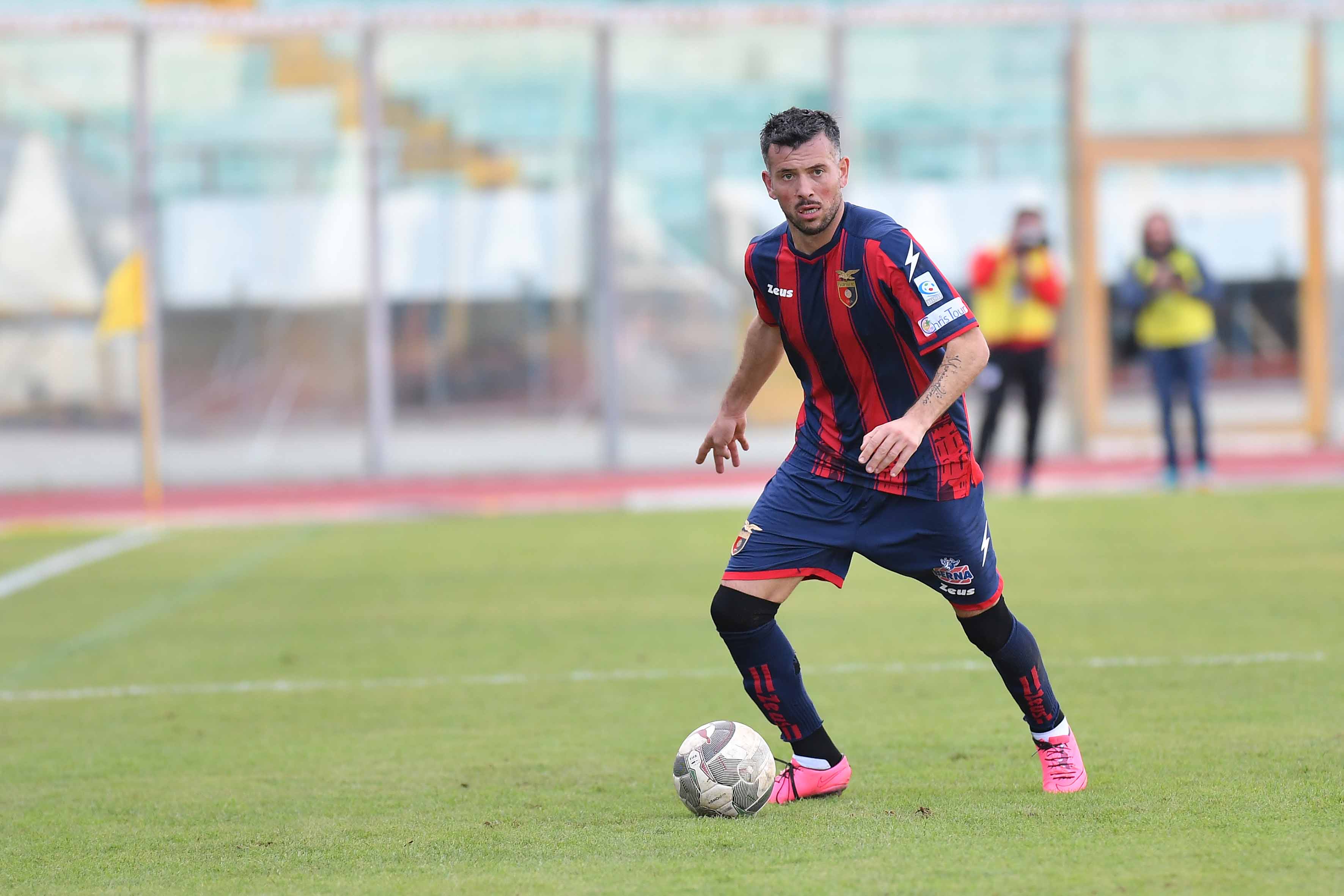 La Casertana e D’Anna provano a svoltare: “A Castellammare sarà un gran derby, ma ci serve un altro risultato positivo”