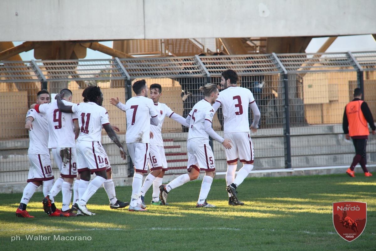 Il Nardò rifila tre schiaffi all’Aversa che scivola sempre più giù
