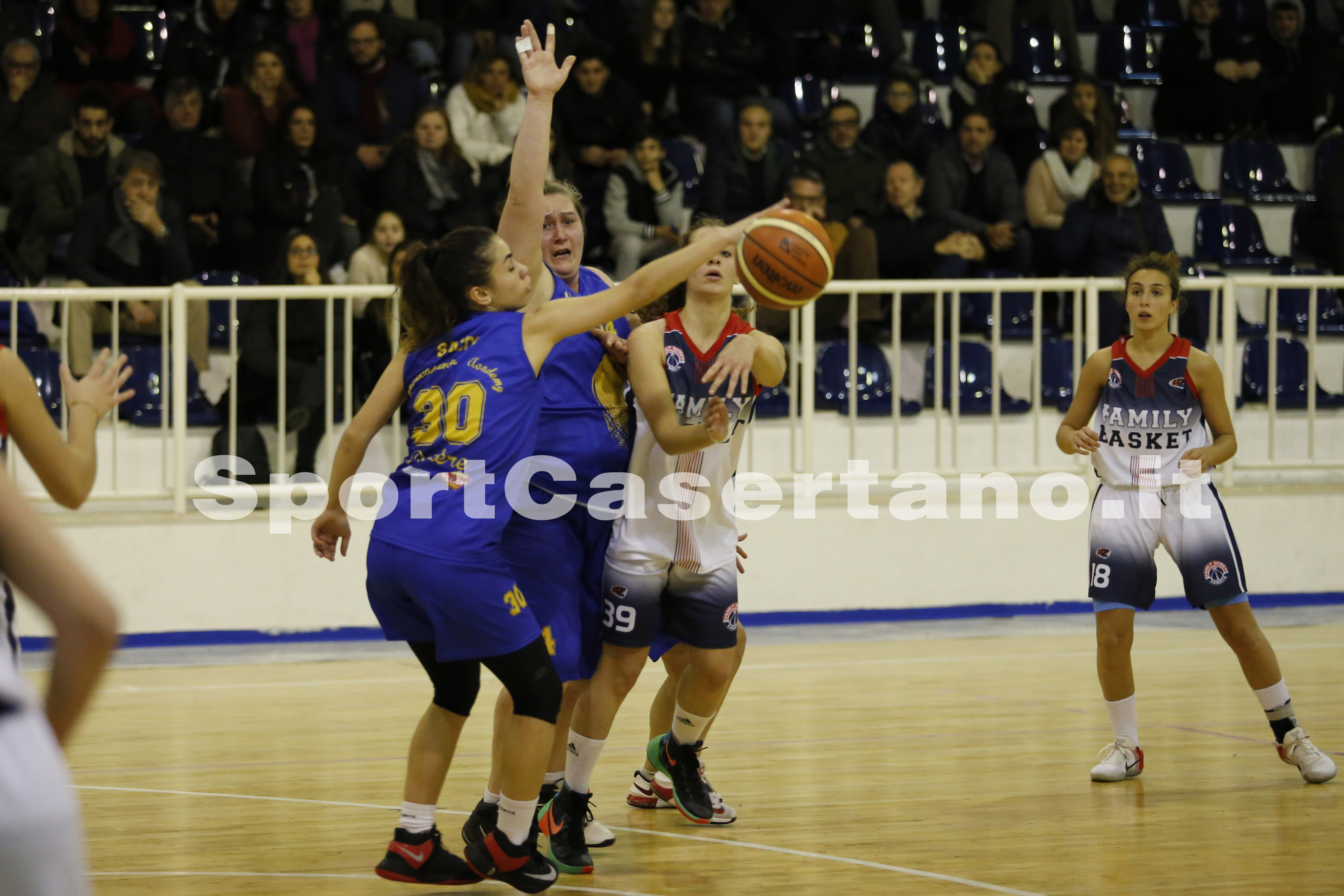 Le Pantere ruggiscono e stravincono al Medaglie d’oro: la fotogallery del derby con il Family