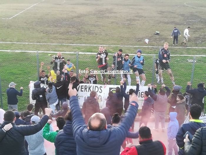 L'esultanza del Villa Literno (foto SportCasertano.it)