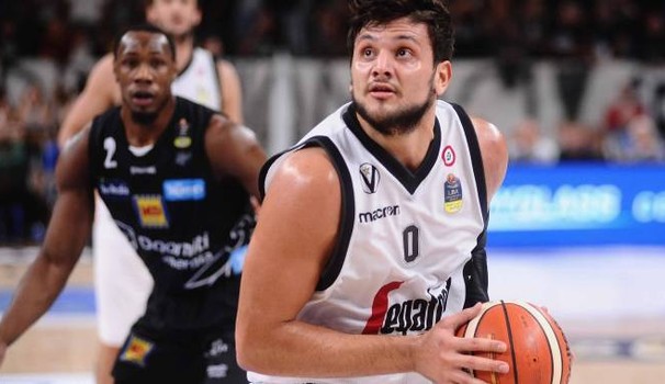 Il casertano Alessandro Gentile, alla riscossa con la Virtus Bologna