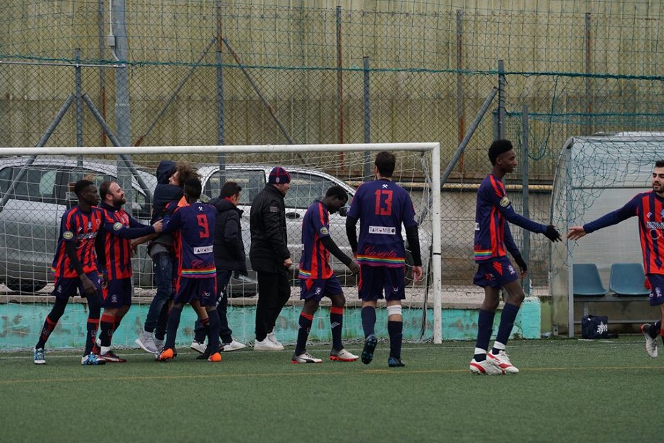 L'esultanza degli RFC Lions contro il Real Collepiano