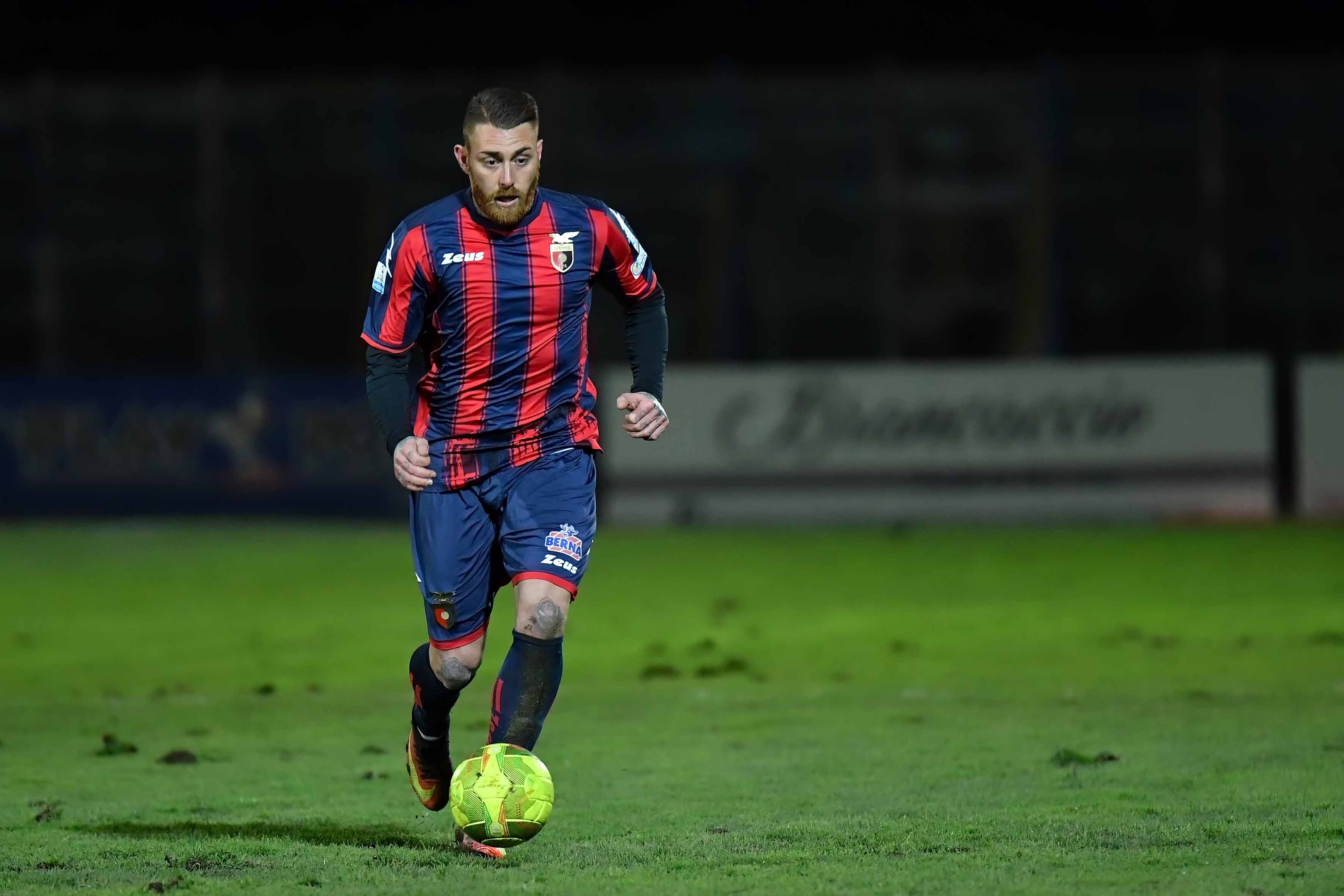 Meola difensore della Casertana (Foto Giuseppe Scialla)