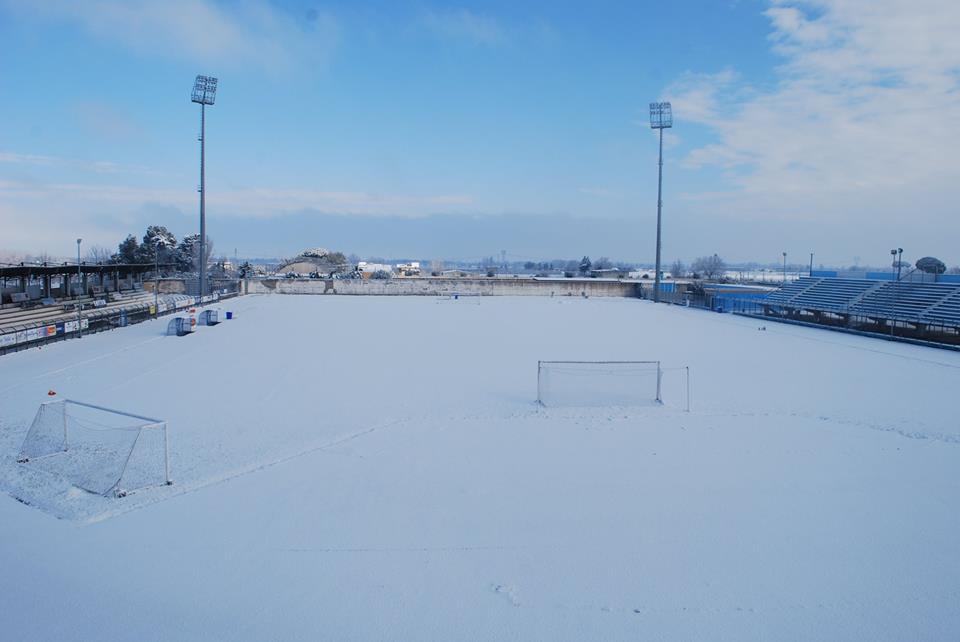 Stadi della provincia imbiancati: dal “Pinto” al “Mario Piccirillo” passando per l’ “Angelo Scalzone” impianti completamente innevati