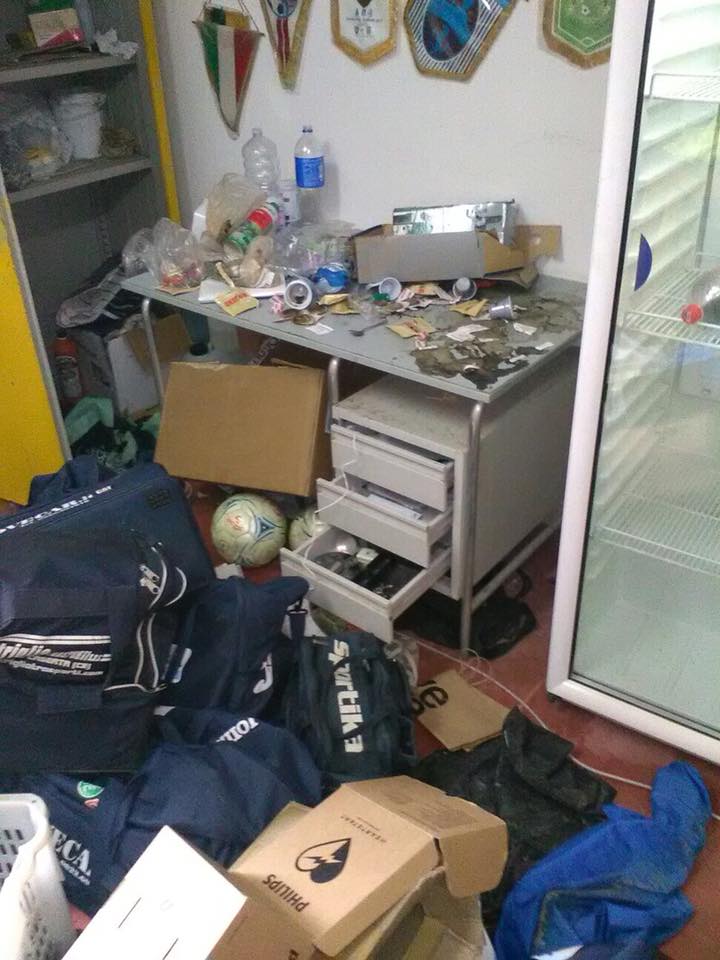 LE FOTO. Ignoti fanno irruzione al “Progreditur”: danni ingenti al Marcianise