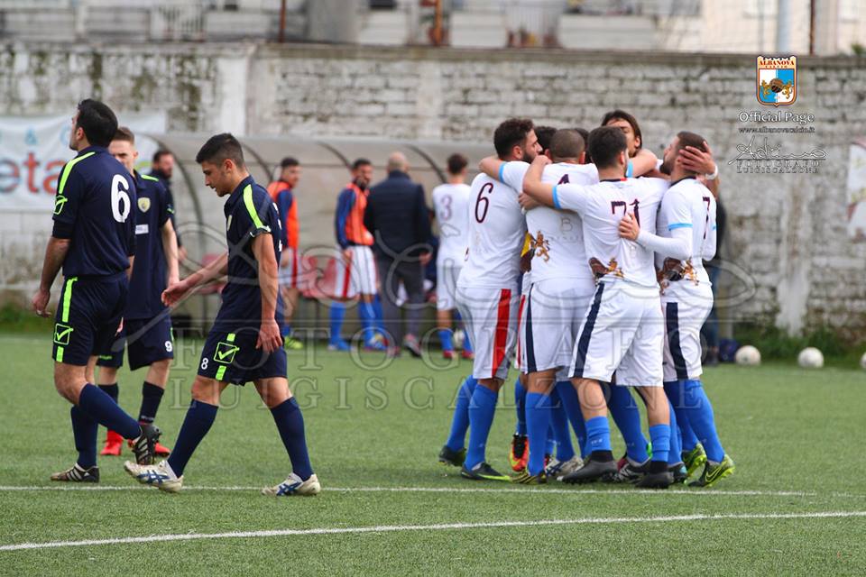 L'esultanza dell'Albanova a Trentola Ducenta