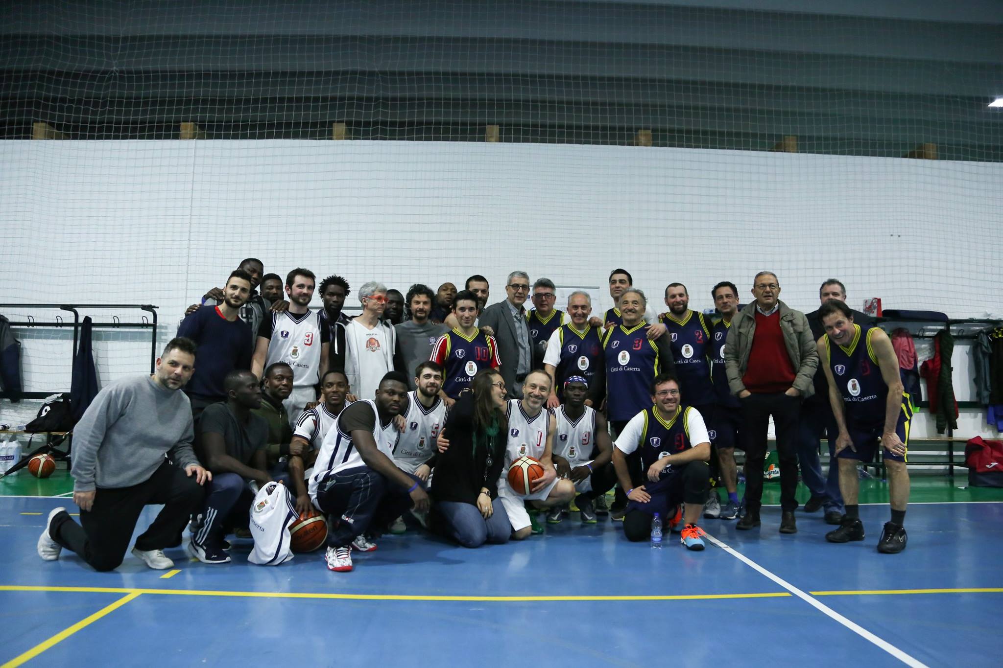 Caserta chiude le porte al razzismo. Alla ribalta il progetto “SportAntenne” UISP con l’amichevole tra Stella del Sud e la delegazione del Comune di Caserta