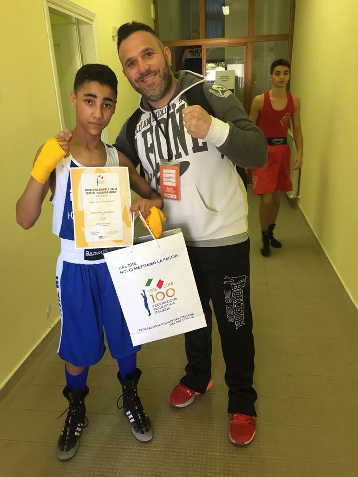 La Asd ‘Salvatore Bizzarro’ sul gradino più alto schoolboys con Bouaraquia Badr Eddine al Torneo Nazionale ‘Alberto Mura’