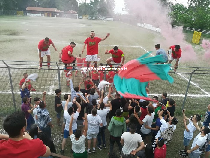 Teano, esplode la festa Promozione! Piegato il San Nicola in rimonta, in un “Garibaldi” colorato di rossoverde