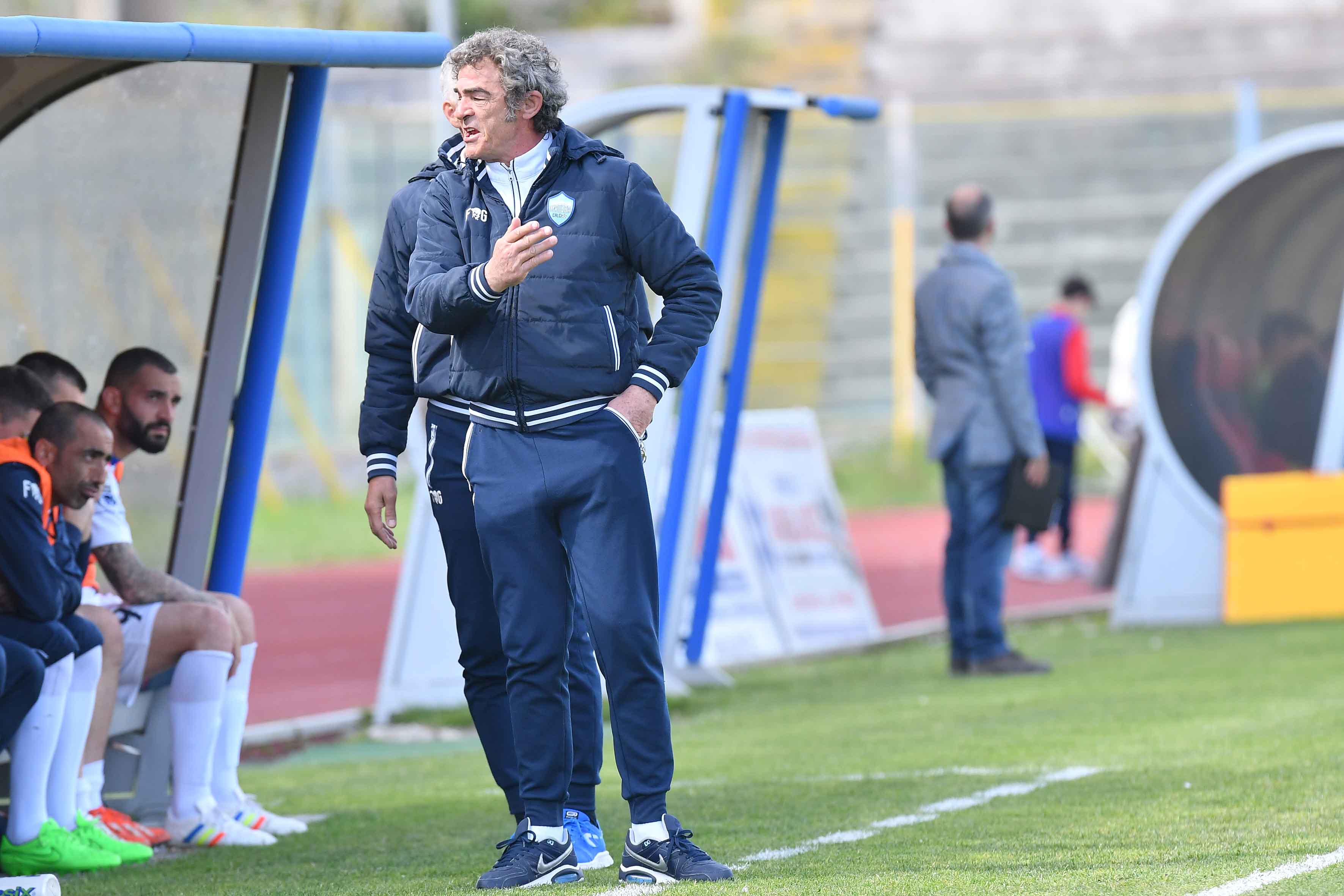 I tifosi rossoblù non dimenticano le parole di Auteri: “I casertani mi sono antipatici”. Domenica più di un motivo per battere il Matera