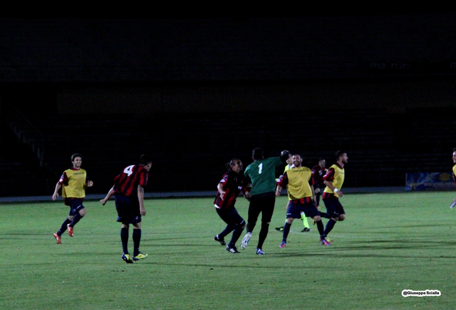 Cosenza-Casertana sfida playoff cinque anni dopo: i falchetti sognano un’impresa come quella del 2013