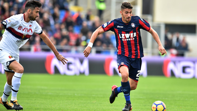 TARGATO CE. E’ l’anno della consacrazione di Trotta. L’attaccante casertano talismano del Crotone