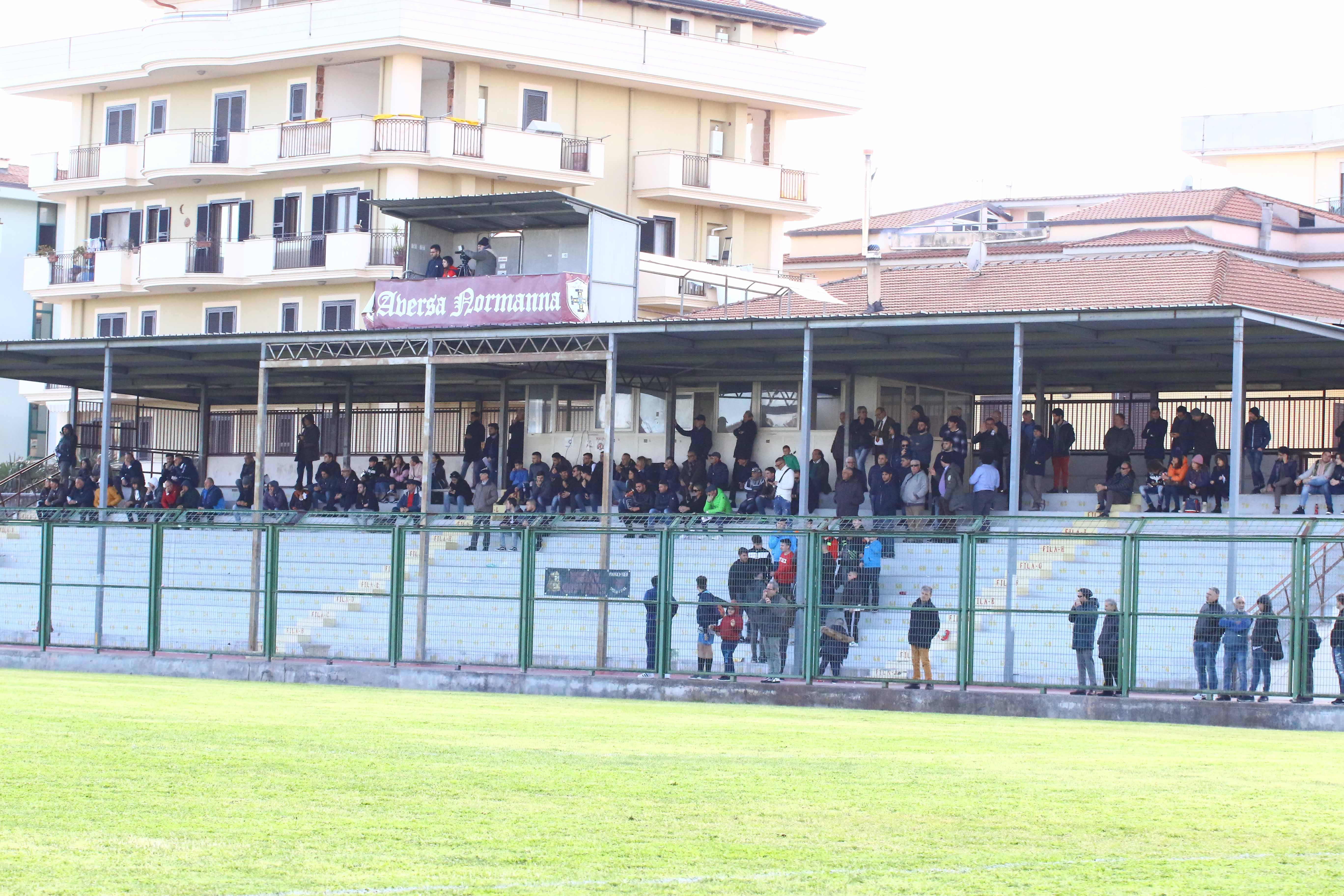 Annata nera per l’Aversa che tredici anni dopo torna in Eccellenza ma pensa già al ripescaggio. In settimana incontro Spezzaferri-Corvino per il futuro