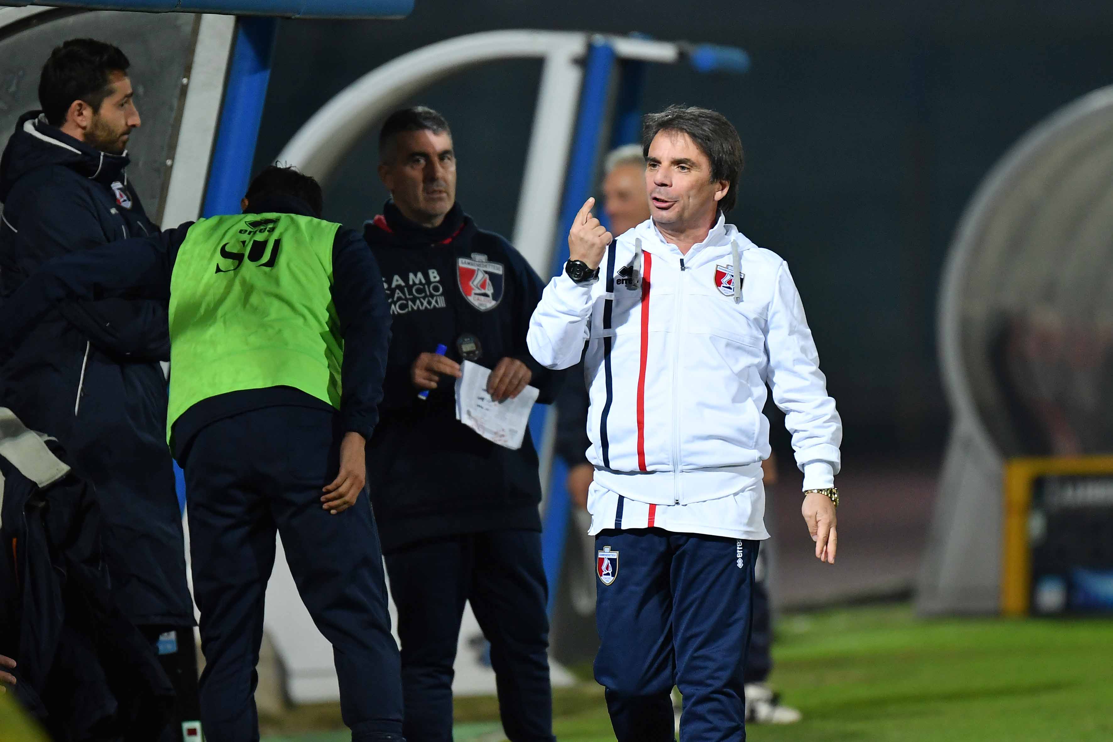 Casertana, Capuano spacca la tifoseria ma la società continua a sfogliare la margherita