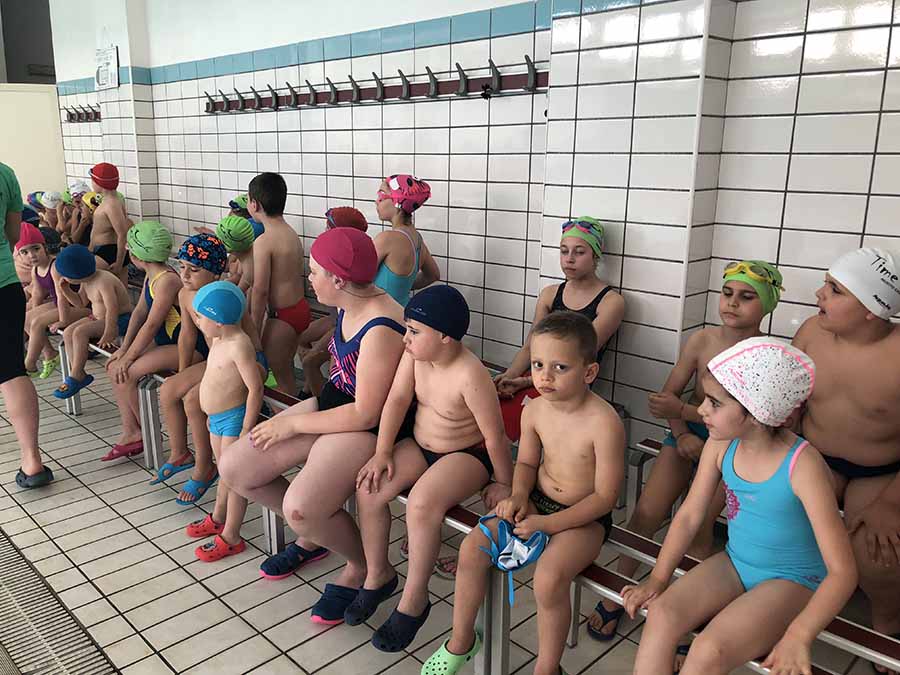 Prova superata e brevetto di scuola nuoto per tutti i ragazzi della Time Limit