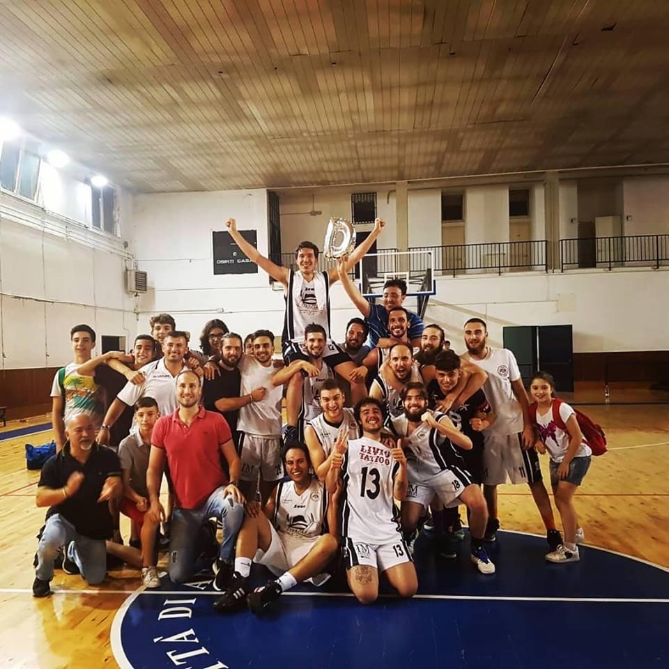 Il basket Succivo festeggia la storica promozione in D