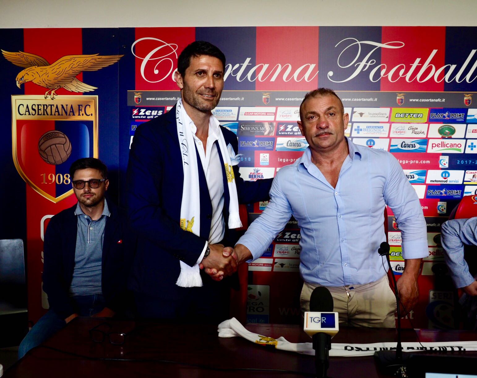 Il neo allenatore Fontana col presidente D'Agostino (Foto Giuseppe Scialla)