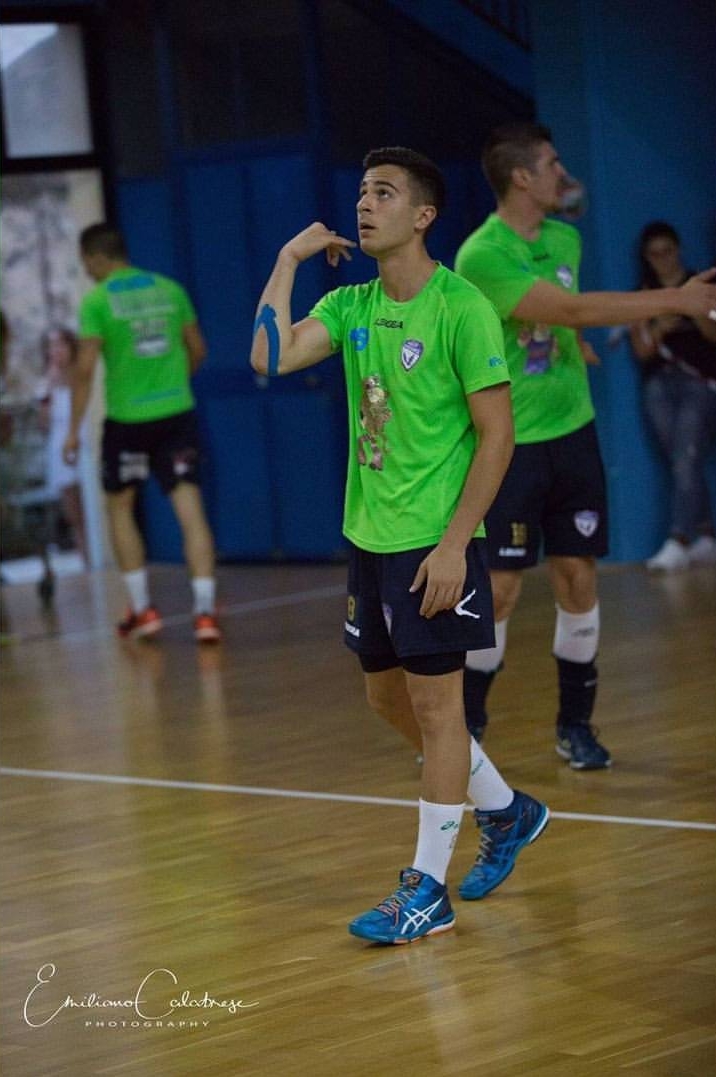 Il talento di Mario Tartaglione per il Volley Marcianise: “Felice di essere tornato a casa. Con coach Calabrese tutto è possibile, insieme ai tifosi potremo divertirci”