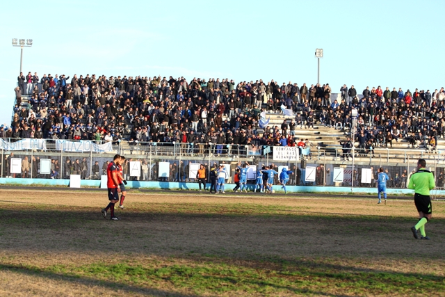 Casal di Principe, i tifosi omaggiano Formisano: “Grazie di aver lottato come un guerriero per i colori della nostra città”