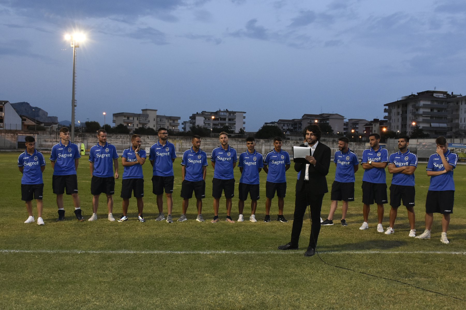 Entusiasmo e tanta voglia di vincere per la presentazione dell’ambizioso Gladiator. La nostra fotogallery