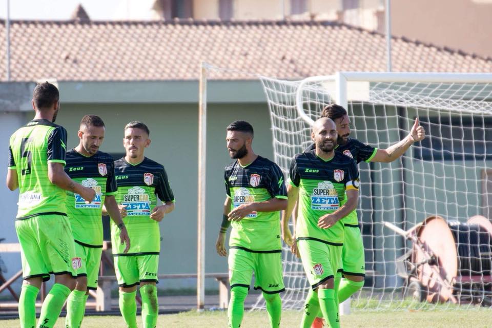 Villa Literno show! Schiantata con un poker la Viribus Somma