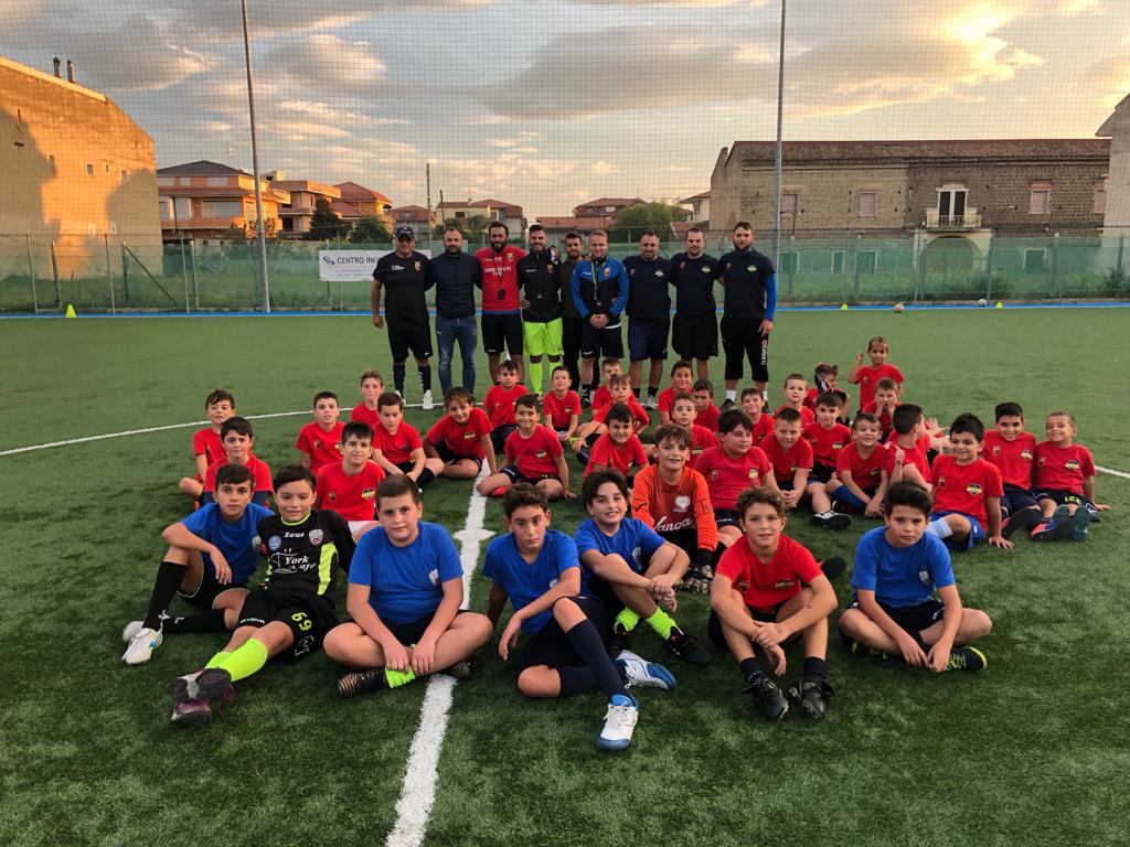 Stage tecnico-tattico della Casertana con i baby calciatori dell’Asd Macerata Calcio