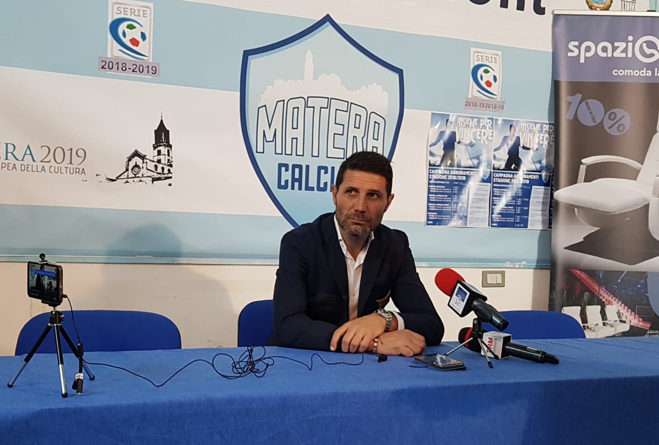 La Casertana non finisce mai di deludere, Fontana non risponde alle domande della stampa casertana