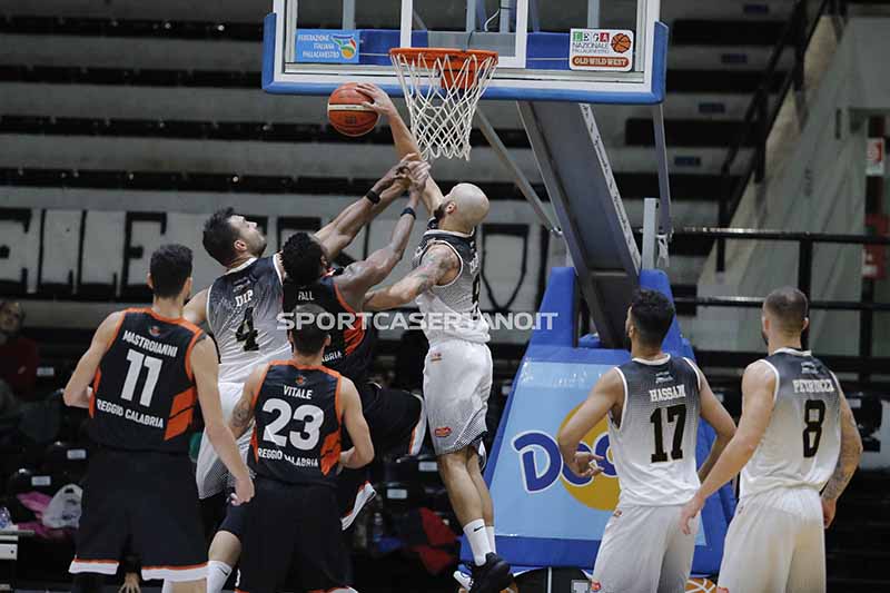 La Decò Caserta stritola Reggio Calabria, la fotogallery dell’incontro