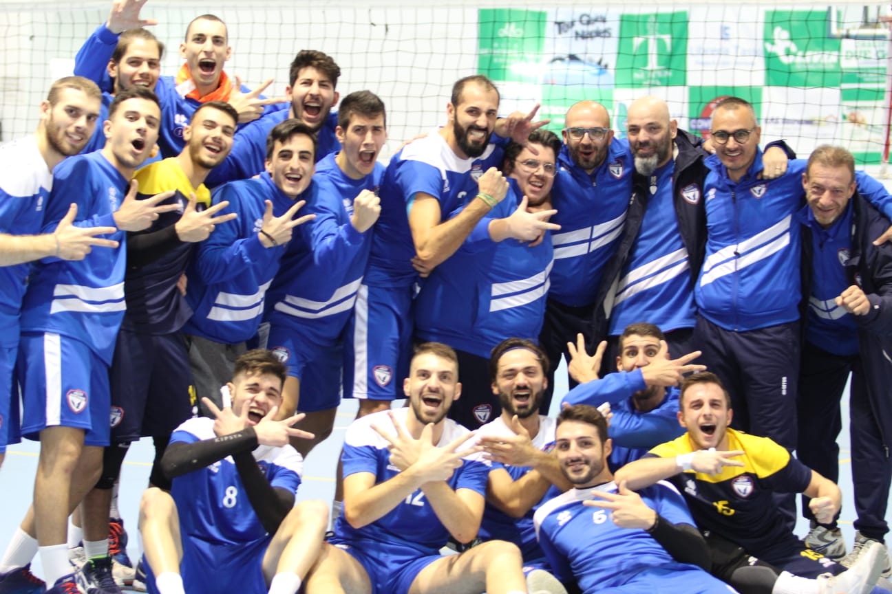 Volley Marcianise sempre più orgoglio della città! Battuto Massa e secondo posto solitario, Calabrese: “Commosso da questi ragazzi”. Sgueglia: “Dedicato a un mio amico”