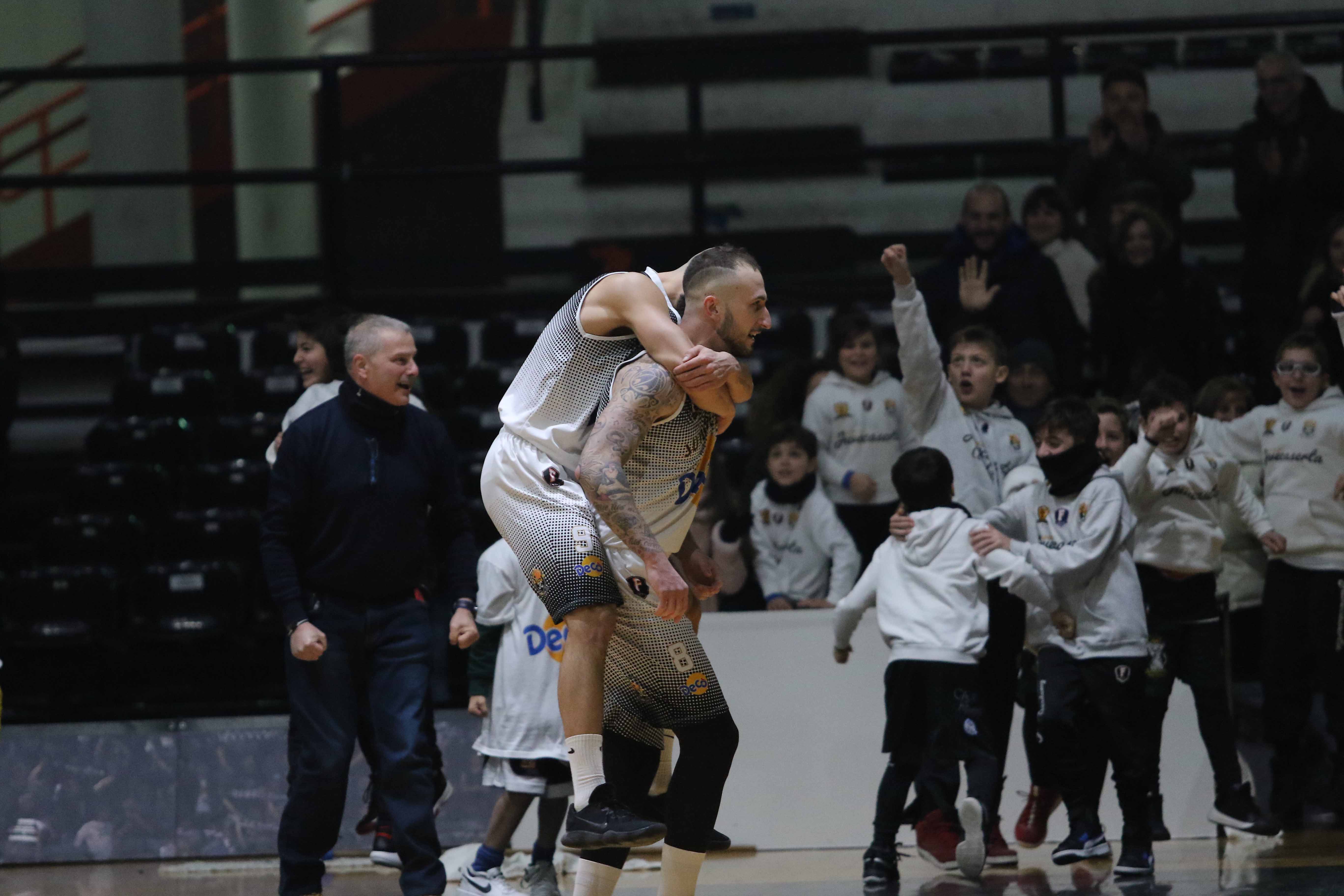 Gli ‘ultimi’ dieci secondi per una vittoria da brivido